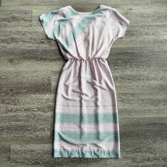 Chic Vintage 80s Satin Baby pink and Grey Midi Dress - Picture 1 of 10
